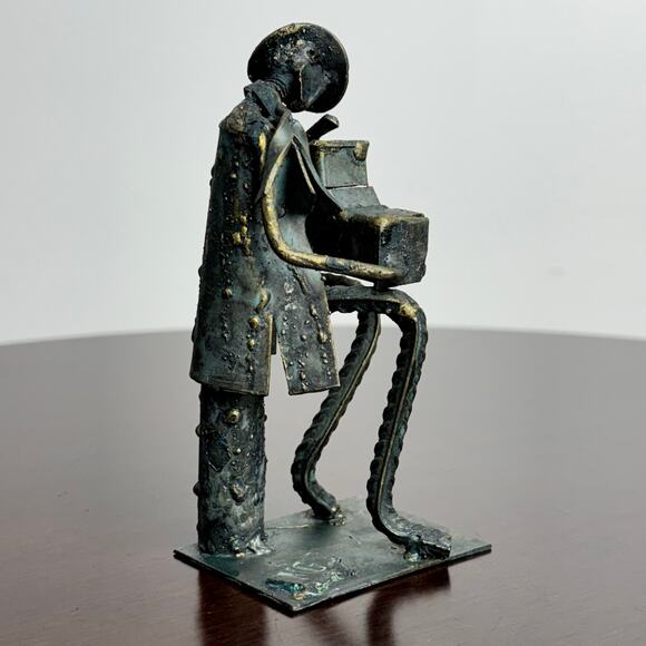 J829 - Vintage M. Grum Brass Figure Playing An Accordian - Picture 3 of 16